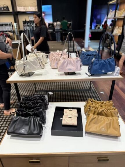 【美國預購】Coach Faye爆款雲朵包/抽繩包